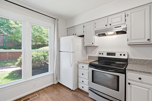 Building Photo - 541 Colecroft Ct