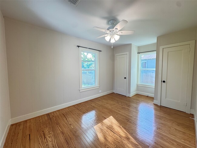 Building Photo - 1901 Marjorie St