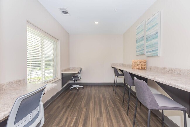 Building Photo - 11777 Nicholson Dr