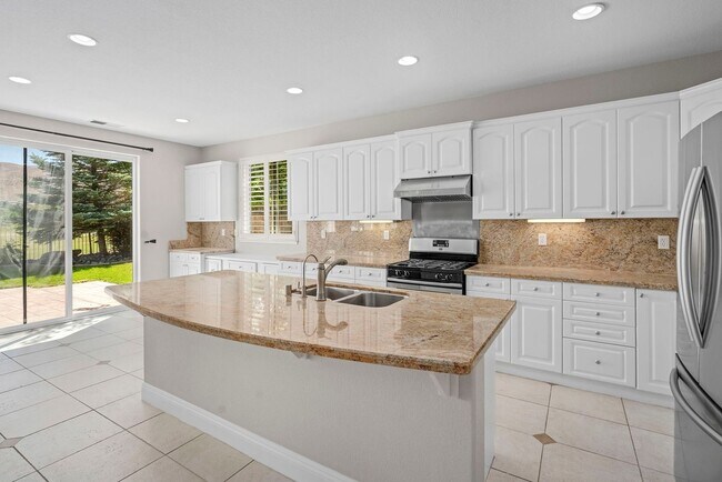 Building Photo - Stunning Like New South Reno 4 Bedroom