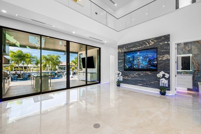 Building Photo - 2650 NE 48th Ct