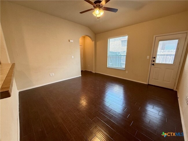 Building Photo - 685 Creekside Cir