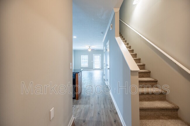 Building Photo - 207 Adderman Dr