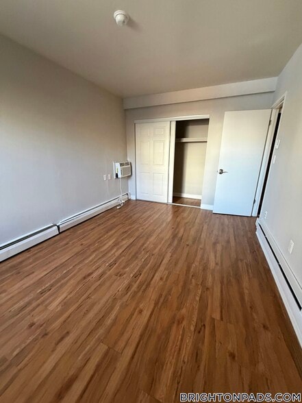 Building Photo - 9 Bronsdon St