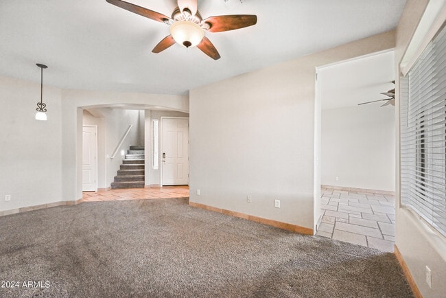 Building Photo - 2600 E Springfield Pl