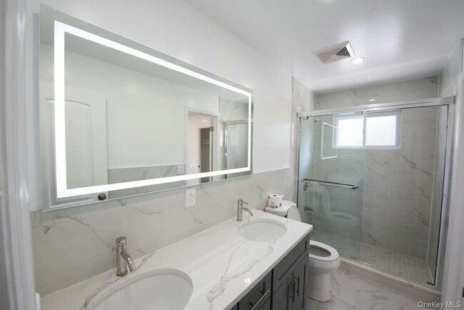Building Photo - 61 Beaumont Dr