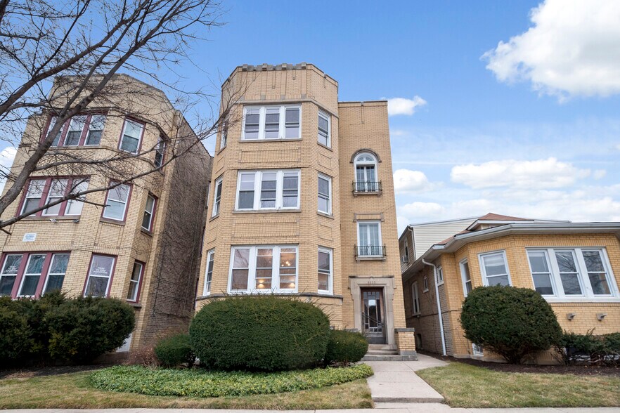 Building Photo - 6533 N Fairfield Ave