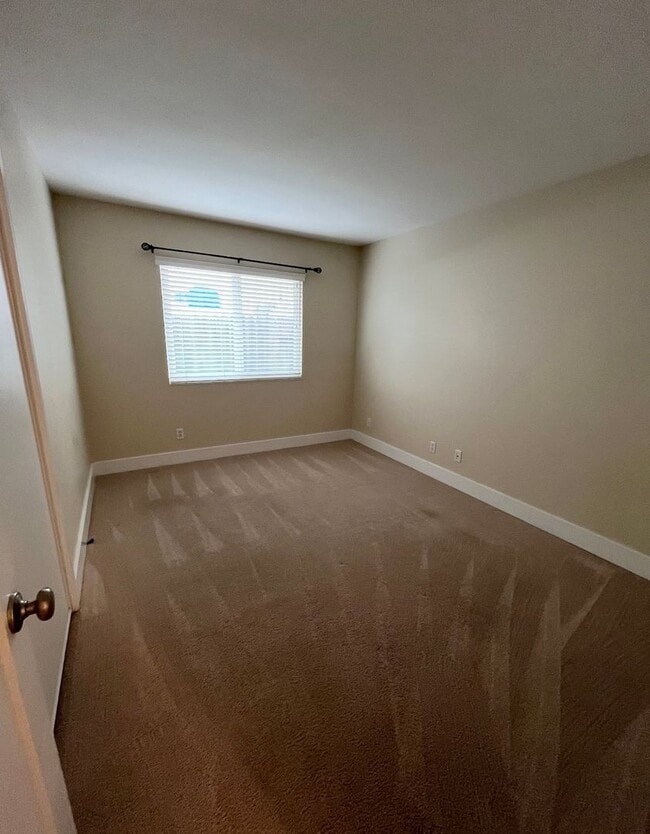 Building Photo - Eastside Single-Story Home with Updates & Private Yard