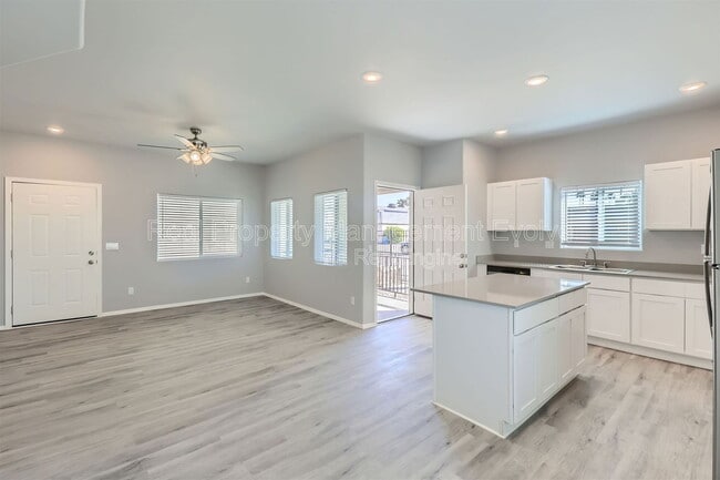 Building Photo - 7010 N 80th Ave