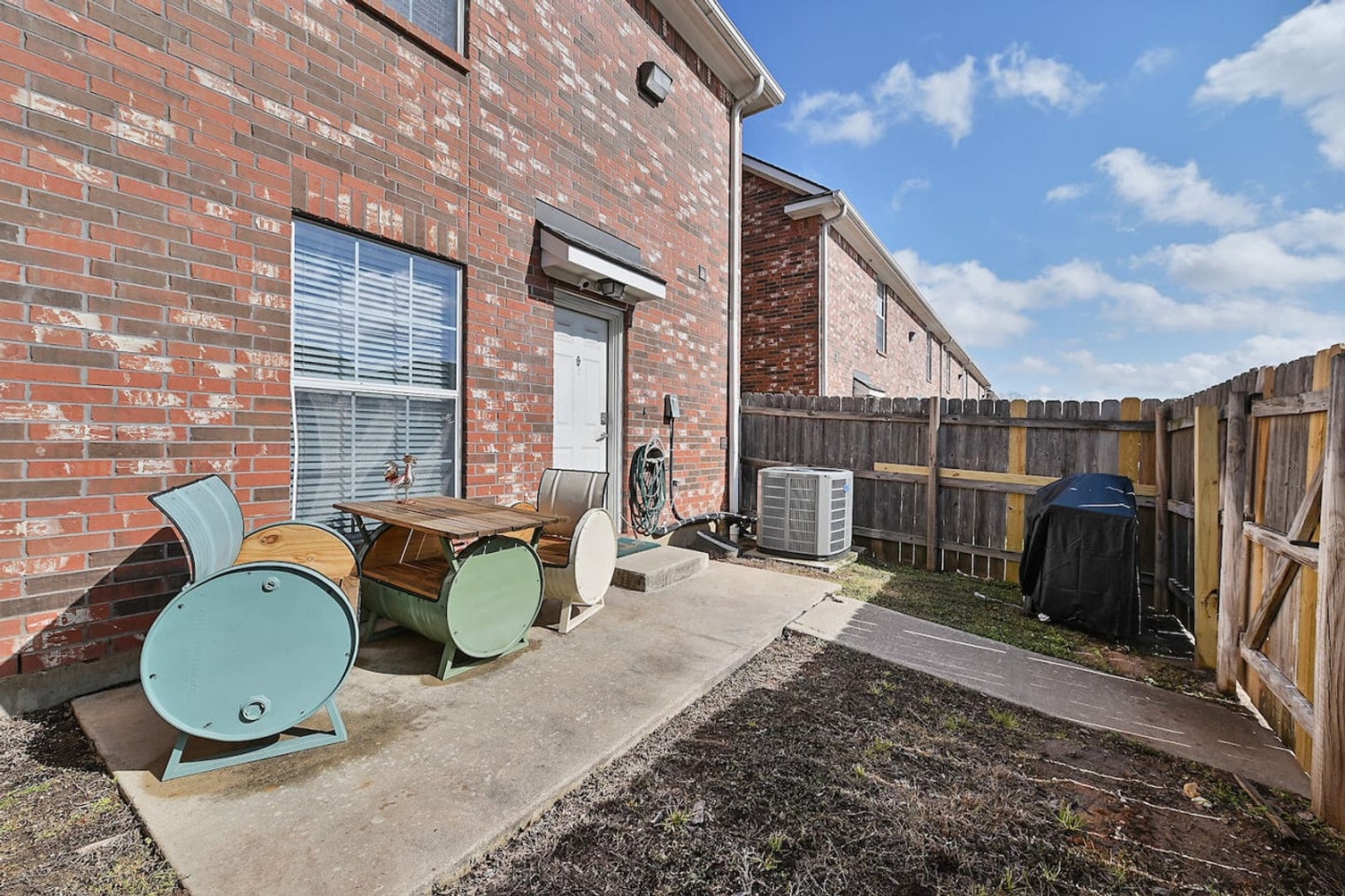 Building Photo - 1001 Krenek Tap Rd