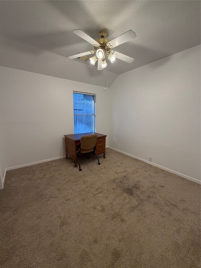 Building Photo - 19026 N Canyon Dr