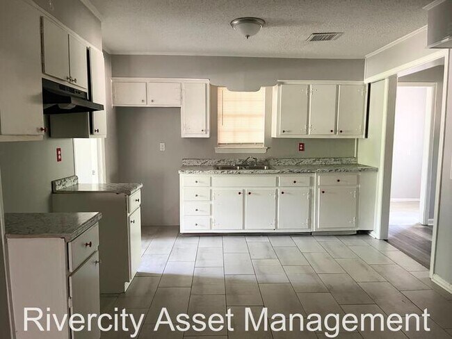 Building Photo - 1848 Baldwin Ave