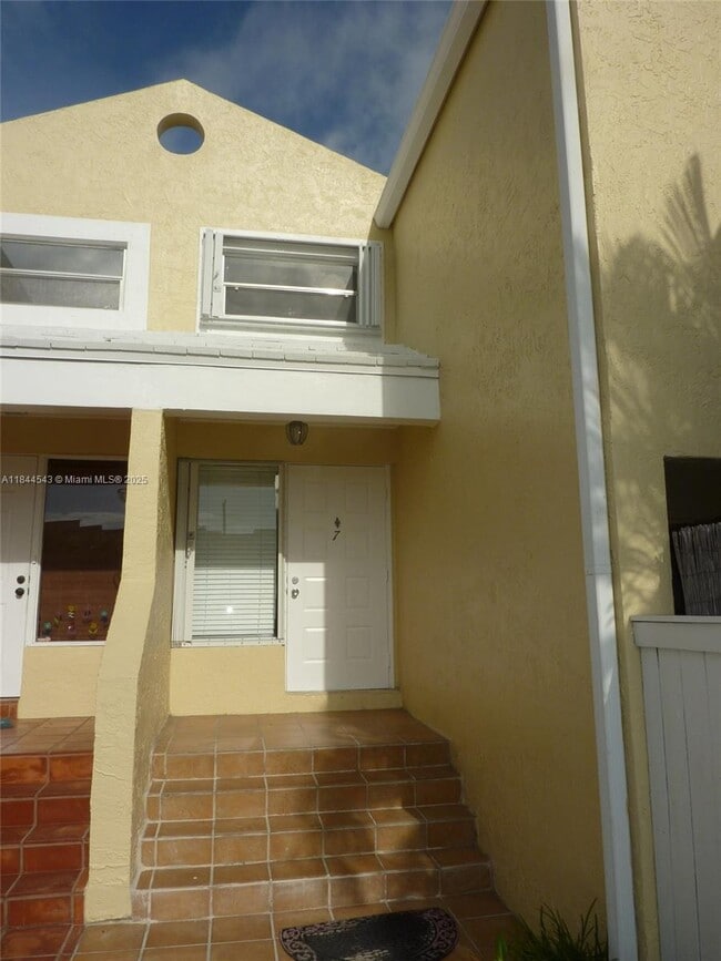 Primary Photo - 4535 SW 68th Ct Cir