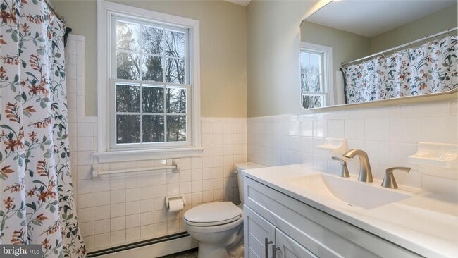 Building Photo - 154 Ash Way