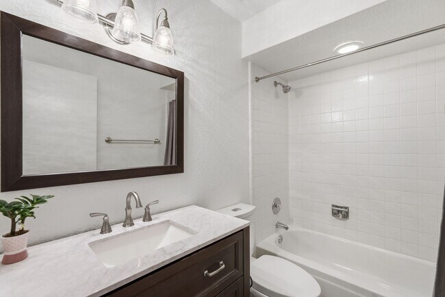 Building Photo - 4 Bed Home in Scottsdale Quarter!!