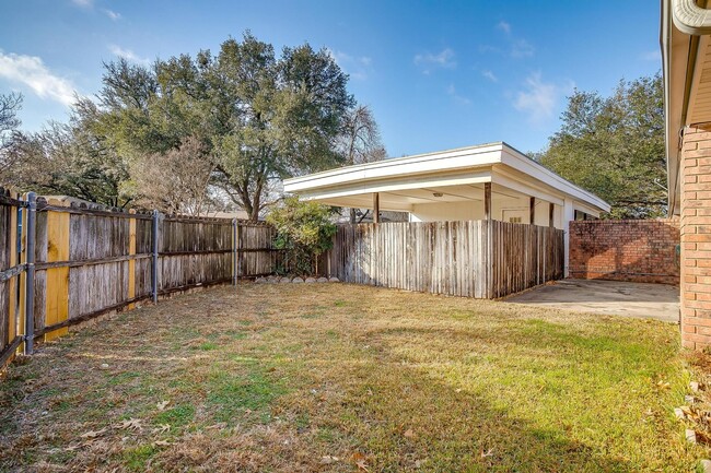 Building Photo - 4409 Altamesa Blvd