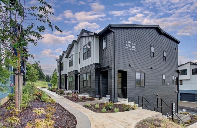 Building Photo - Luxury Upgraded Executive Townhome | 4 Bed | 3 Bath in Prime Camas School District