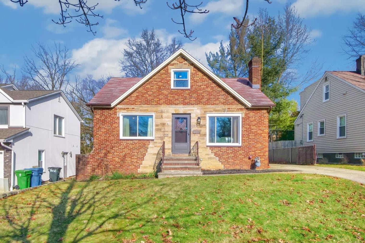 Building Photo - 6059 Maplecliff Dr