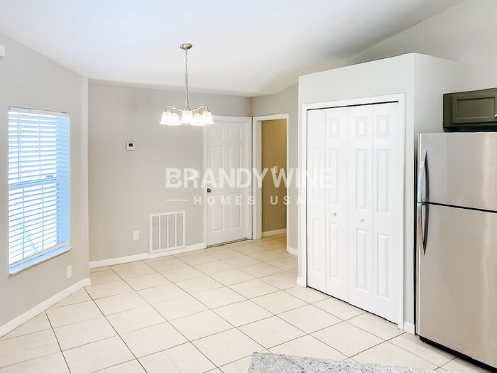 Building Photo - 424 Candler Ave