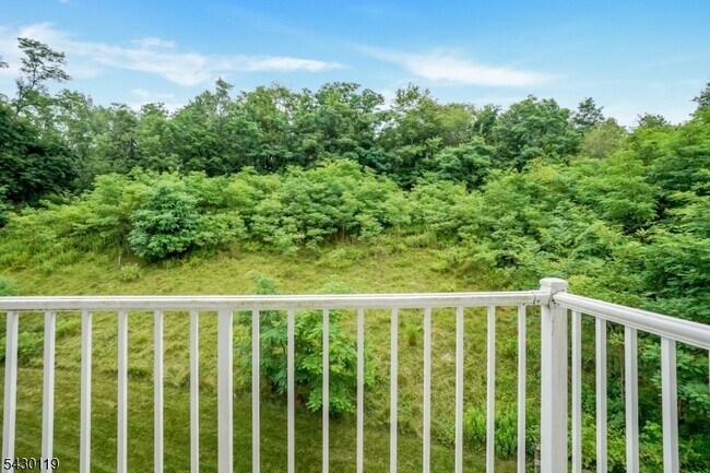 Building Photo - 512 Waterview Ct