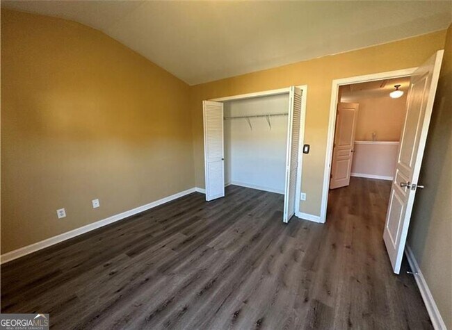 Building Photo - 6125 Crested Moss Dr