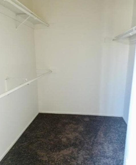 walk-in closet - 8800 Cedros Ave