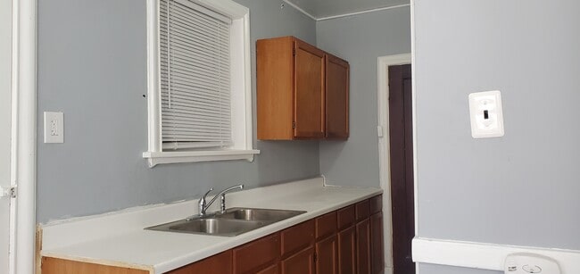 Building Photo - 3608 Delor St