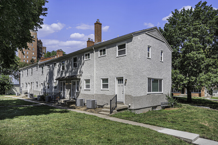 Building Photo - Baltimore Townhomes