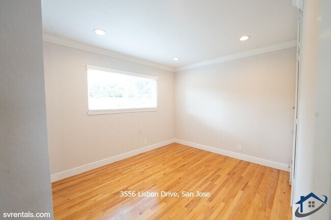 Building Photo - 3556 Lisbon Dr