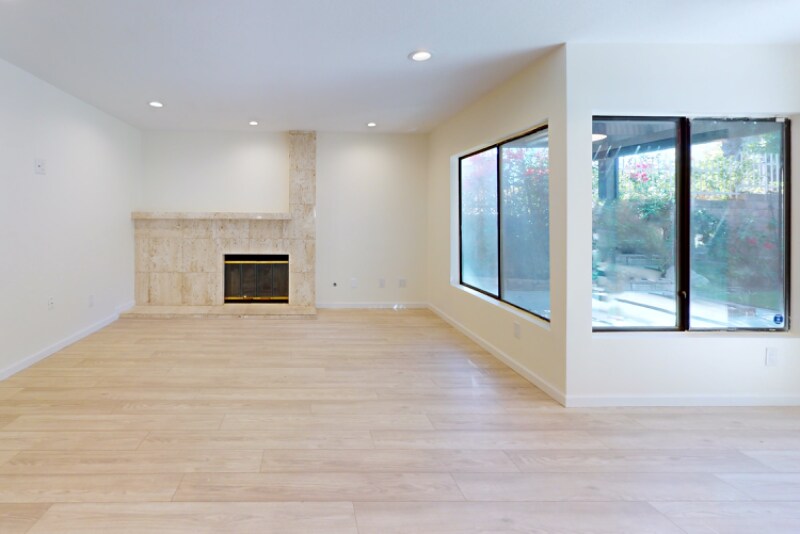 Building Photo - 5813 Serrania Ave