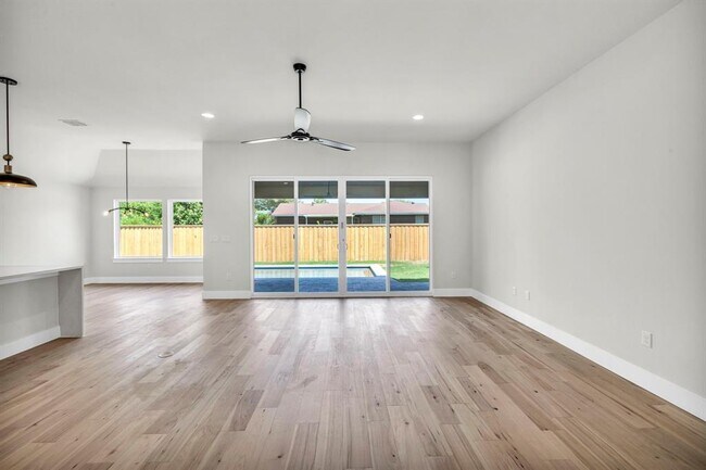 Building Photo - 8209 Polar Dr