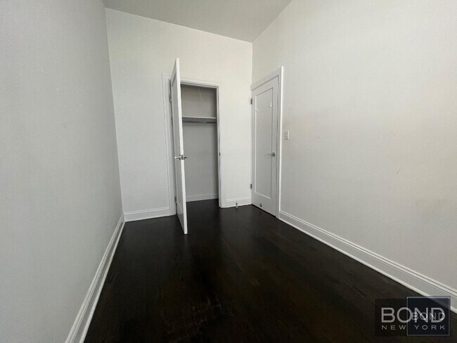 Building Photo - 957 Second Avenue