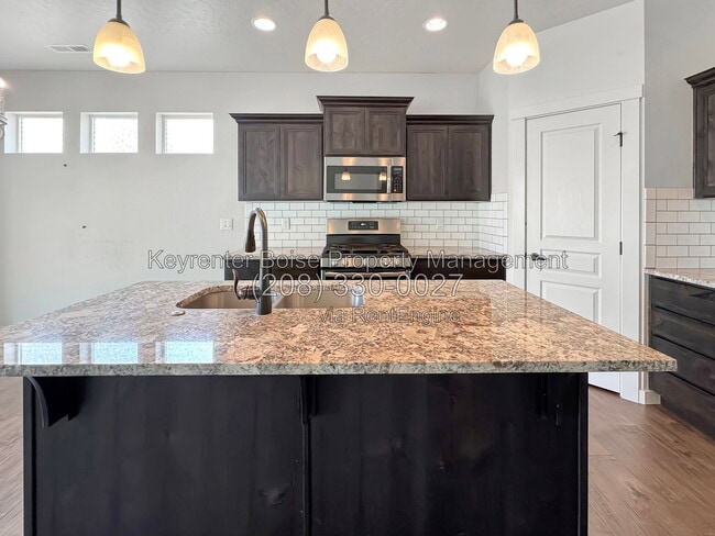 Building Photo - 1376 W Pebblestone Dr