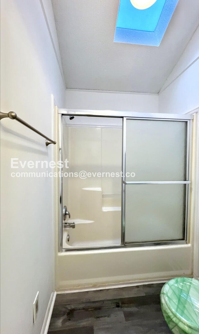 Building Photo - 1021 SE Steeple Dr