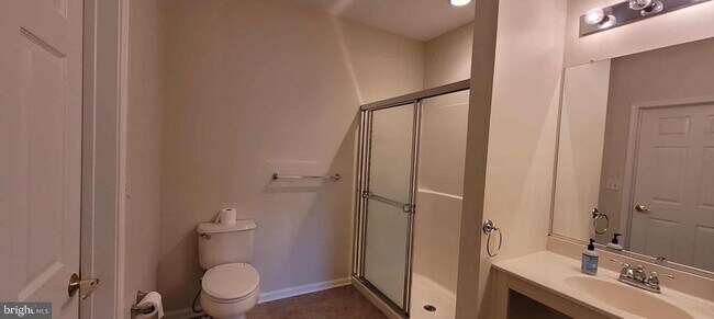 Building Photo - 515 Highland Ests