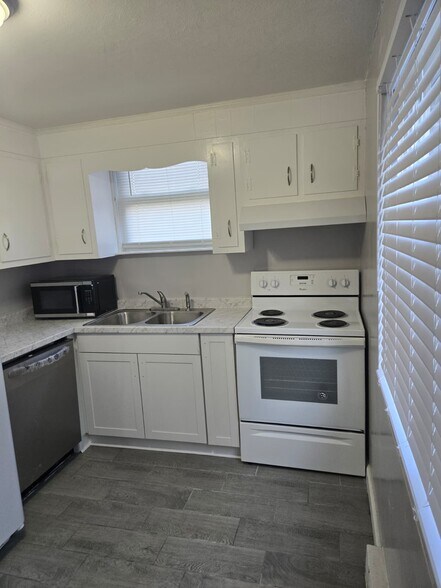 Building Photo - 1219 Ruddell Rd