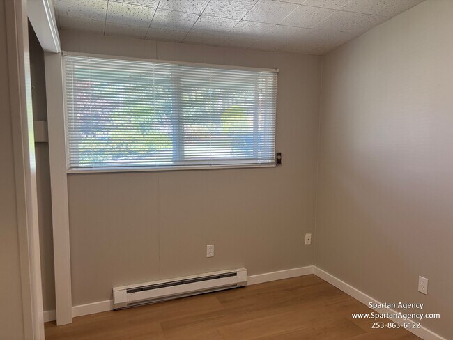 Building Photo - 1020 184th Ave Ct E