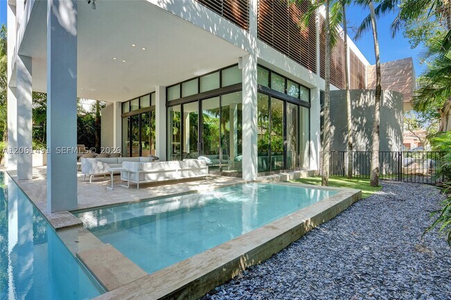 Building Photo - 240 Ocean