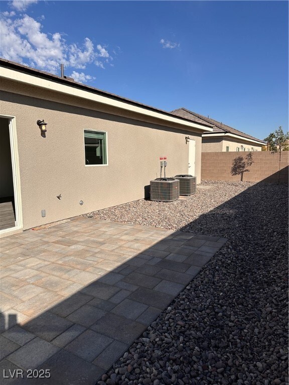 Building Photo - 2590 Apricot Ln
