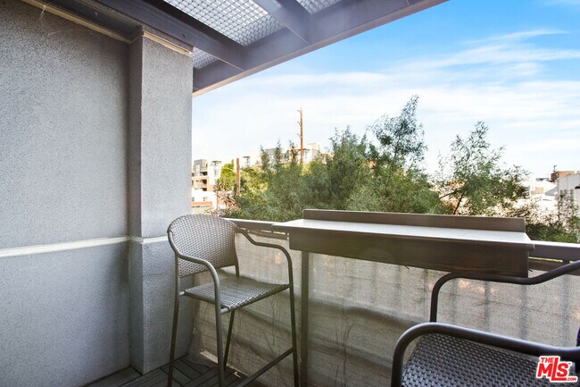 Building Photo - 629 Traction Ave