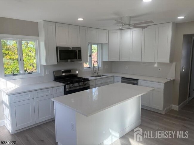 Building Photo - 428 Highland Ave