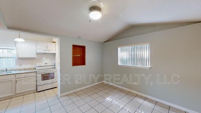 Building Photo - 300 N Church St