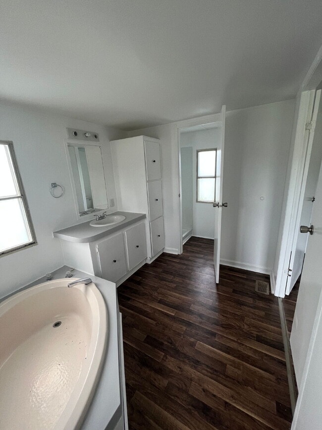 Building Photo - 2 BR, 2 BA single-wide in Pikeville *LAWN CARE INCLUDED*