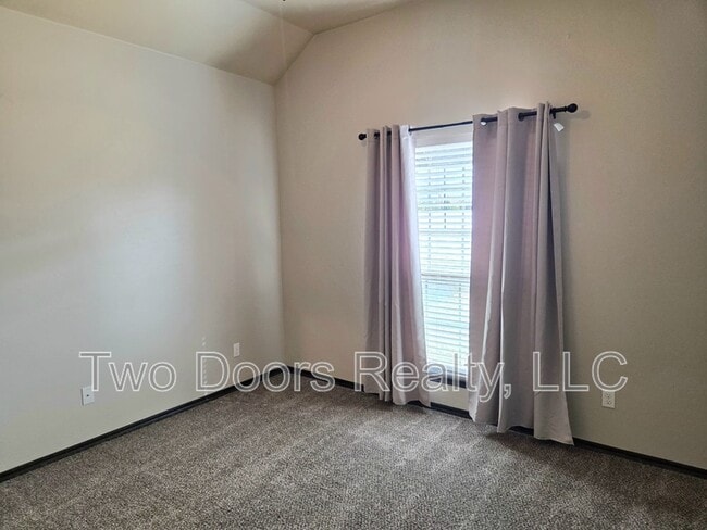 Building Photo - 19217 Grassmere Way