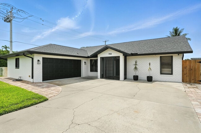 Building Photo - 98 Chardon Pl