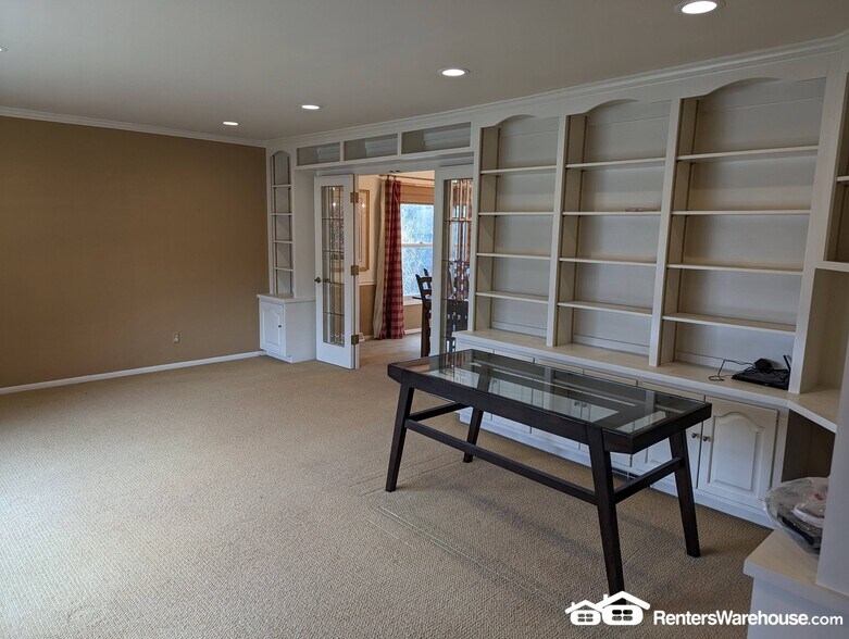 Building Photo - 8861 Greenhill Ln
