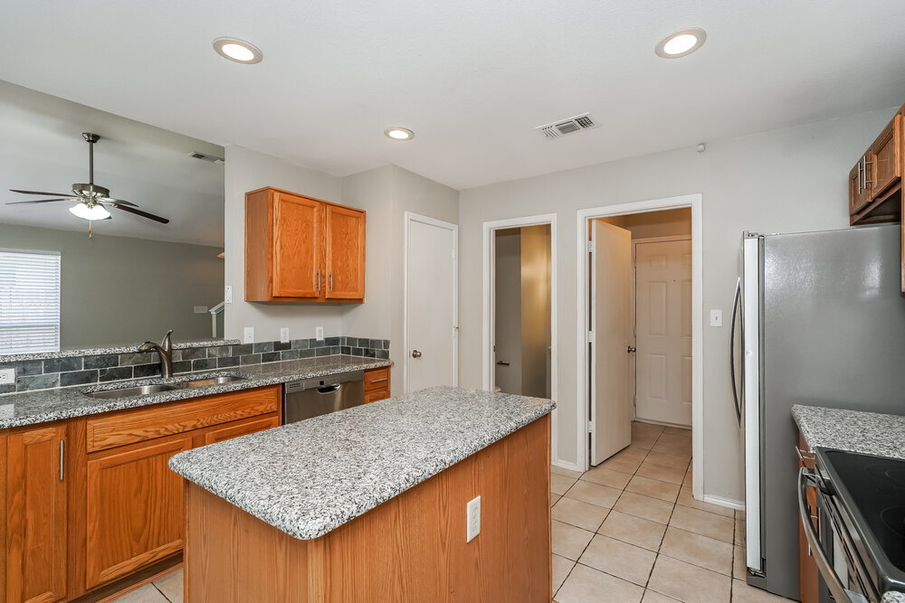 Building Photo - 809 Pace Dr