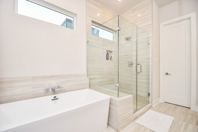 Building Photo - 5811 Fairdale Ln