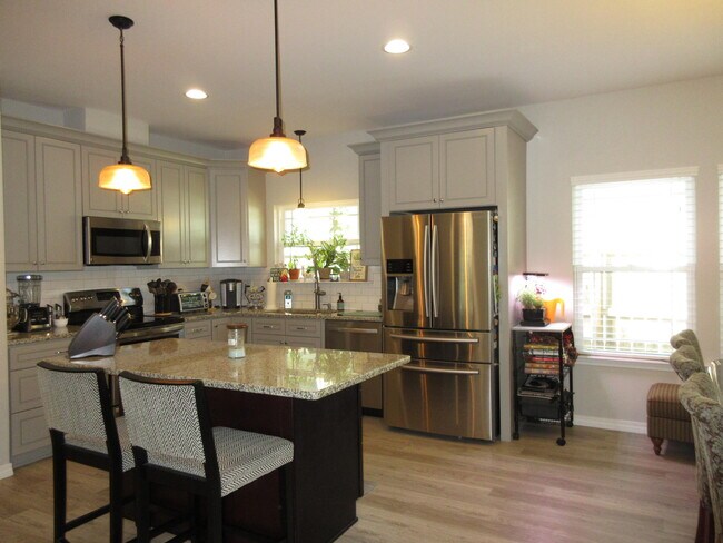 Building Photo - 202 Spencer Pl