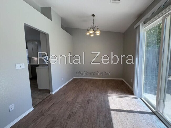 Building Photo - 786 Kinglet Ct